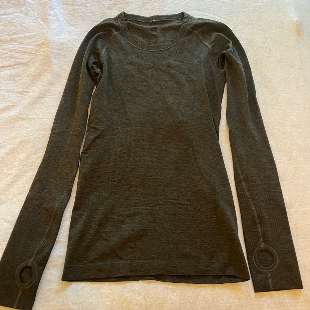 Lululemon long sleeve swiftly tech